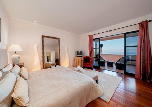 Our Madeira Villas in Madeira for 12 - Villa Luz Master Bedroom