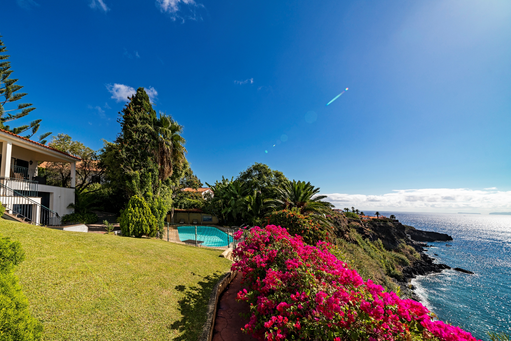 Spacious Villa with Large Garden, Heated Pool, Sea Views | Villa Albatroz 3