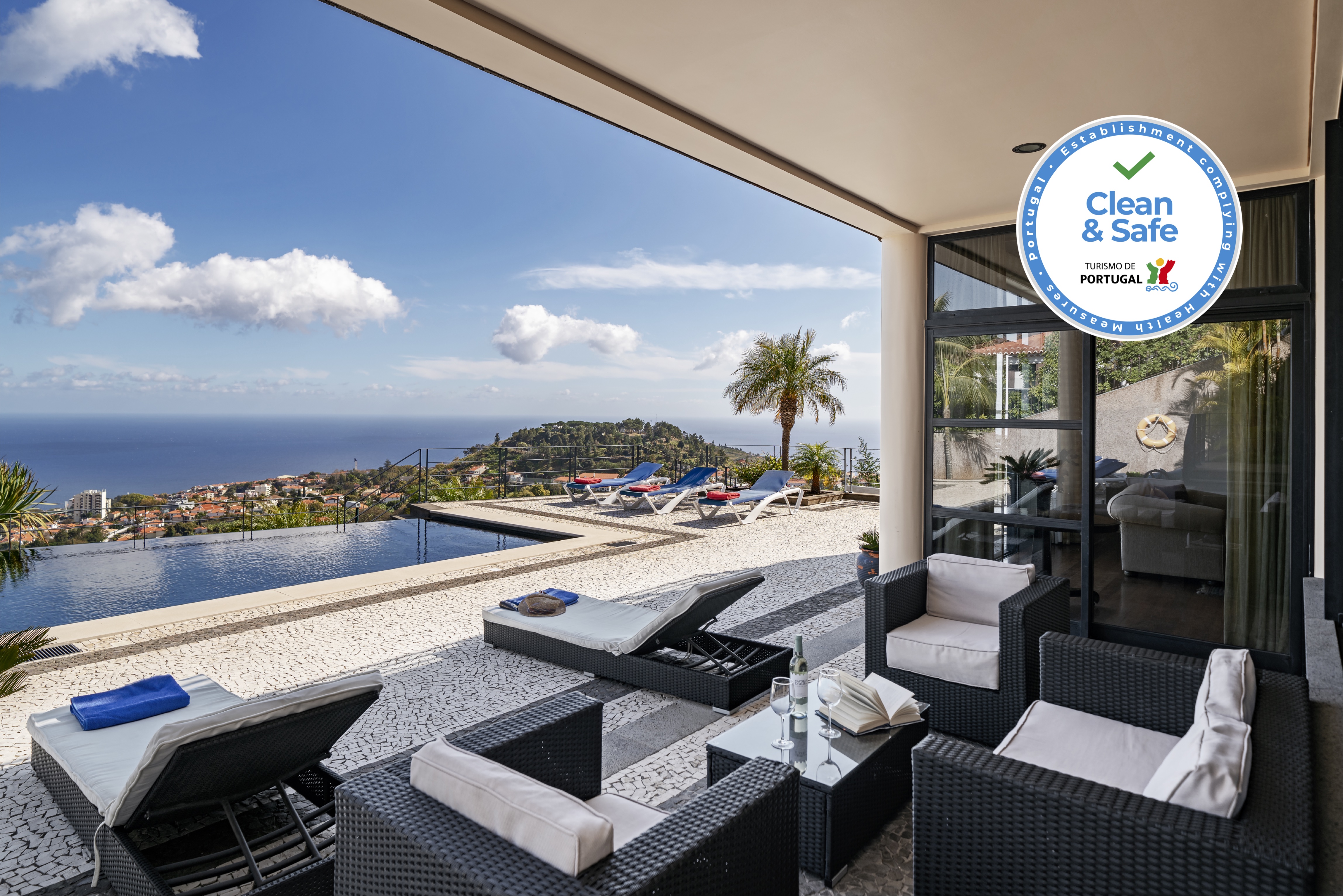 Fabulous villa, heated pool, games room, overlooking Funchal | Villa Luz 0