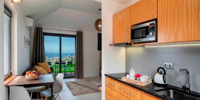 4 Our Madeira Quinta Inacia Hibiscus Studio