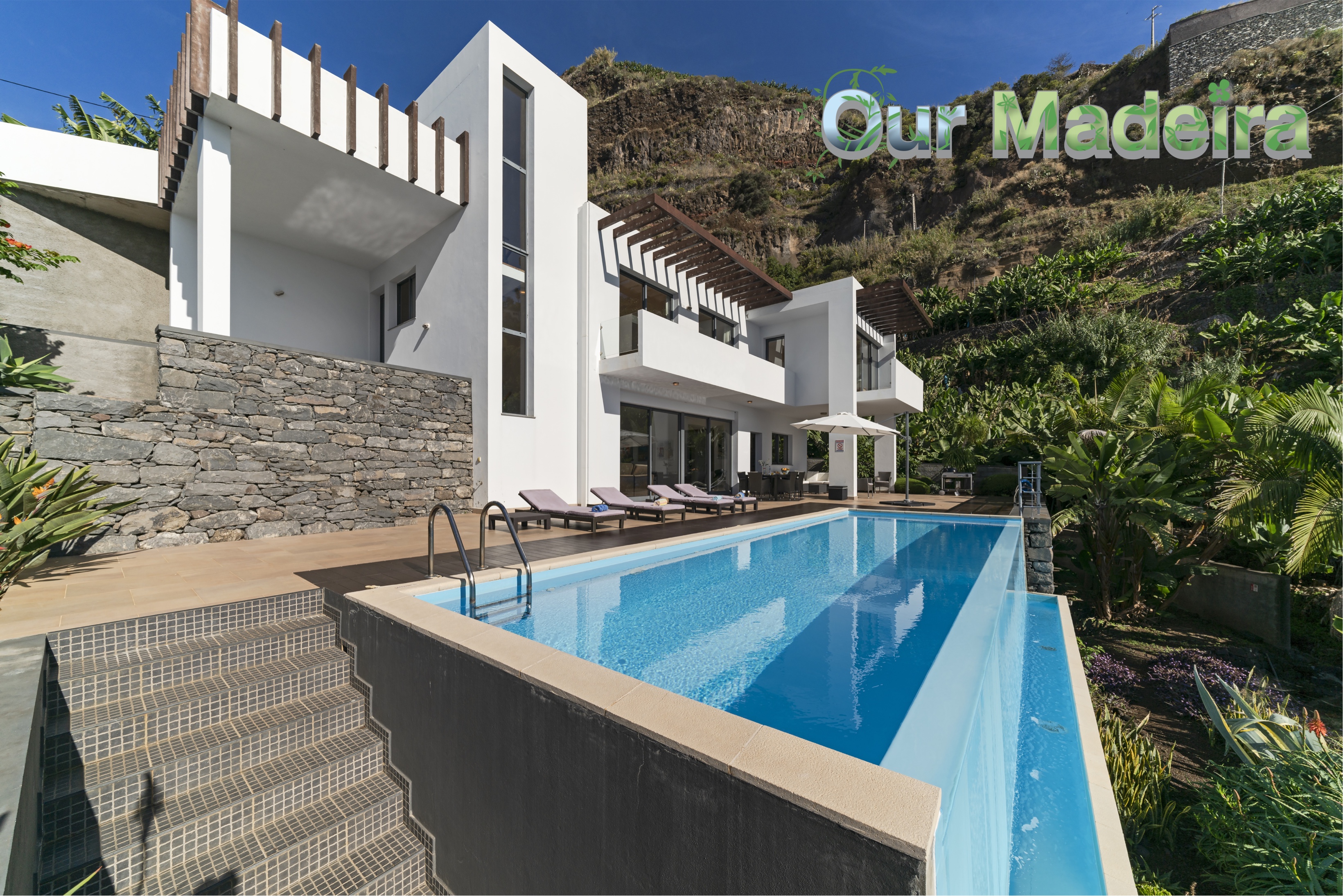 Contemporary villa, heated infinity pool, sea-views | Designhouse 1