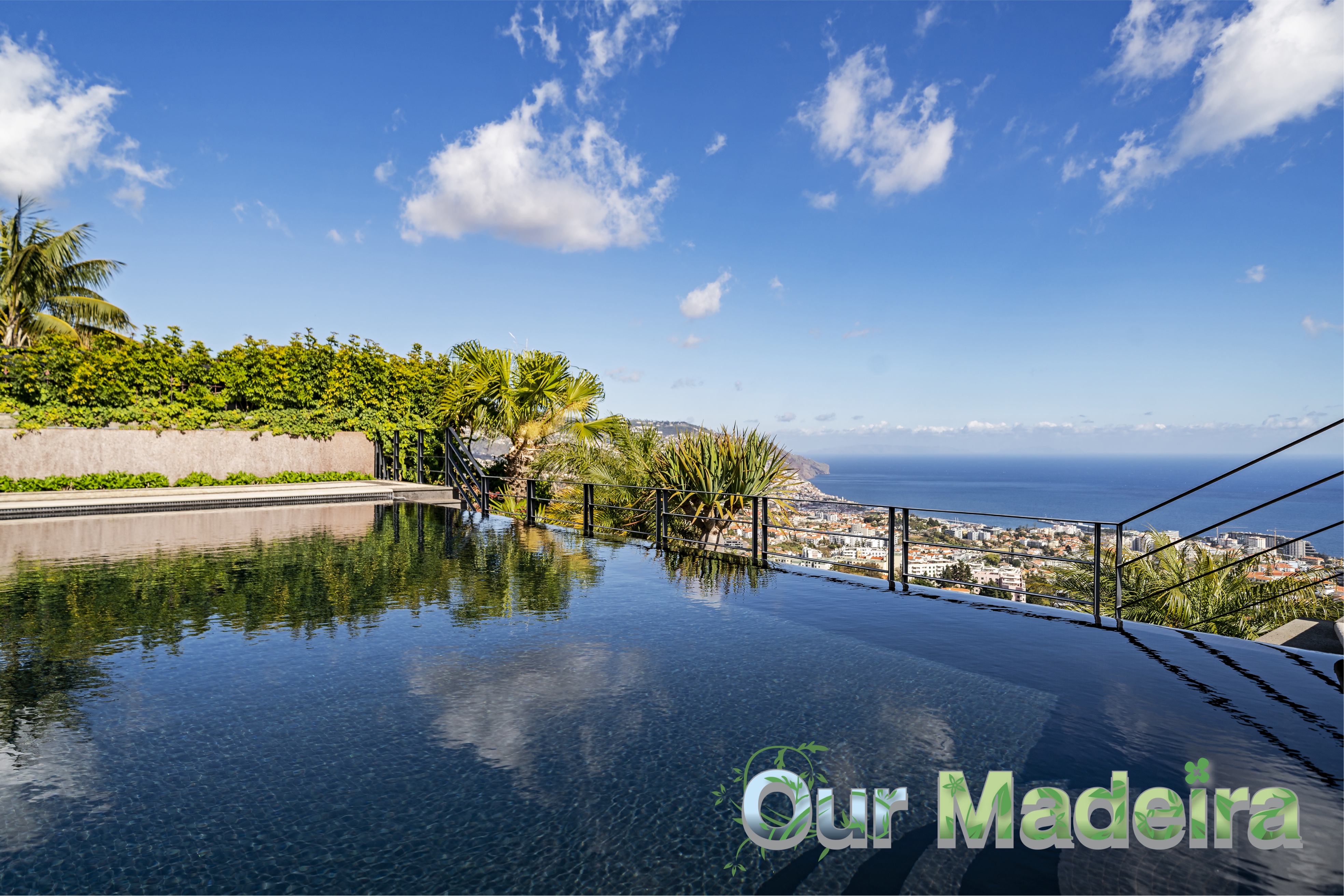 Fabulous villa, heated pool, games room, overlooking Funchal | Villa Luz 3