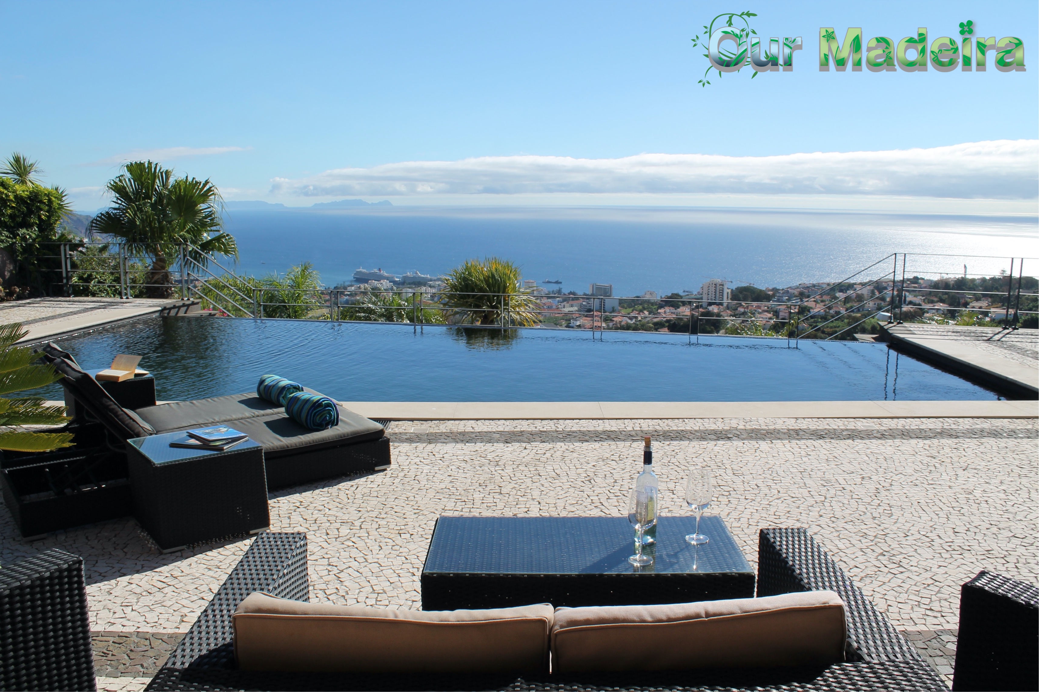 Fabulous villa, heated pool, games room, overlooking Funchal | Villa Luz 2