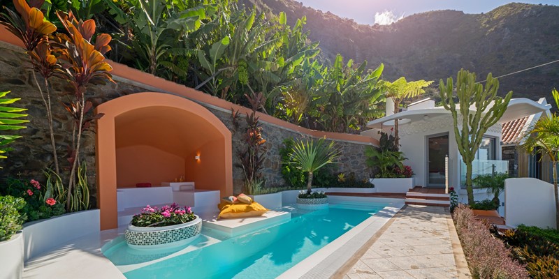 Ourmadeira Villas In Madeira Villa Do Mar IV Pool And Exterior