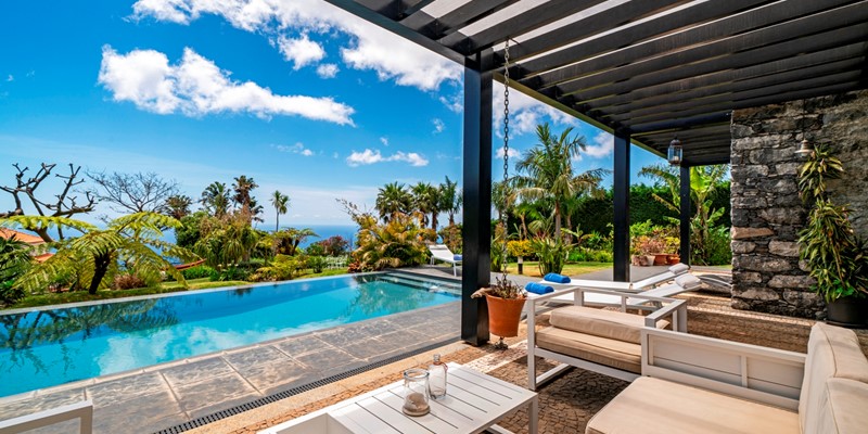 Our Madeira Villas in Madeira - Garden Paradise Pool and View