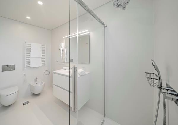 Ourmadeira Villas In Madeira Grandview En-suite shower room