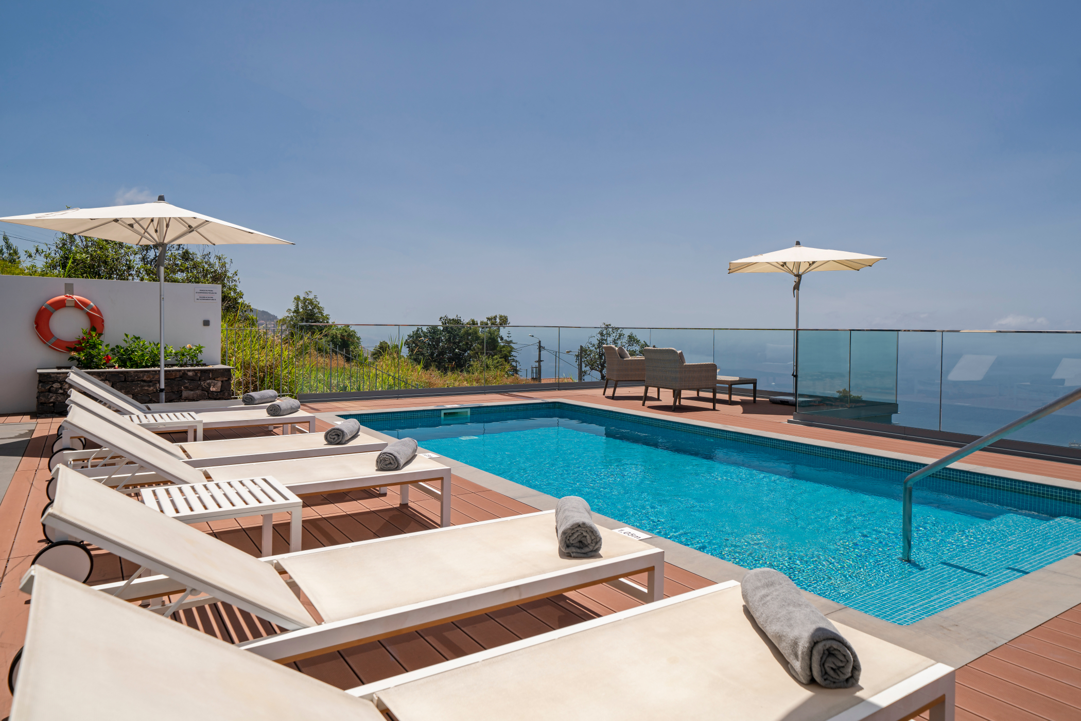 Traditional villa, A/C, heated pool, sea and Funchal views | Vila da Portada 3