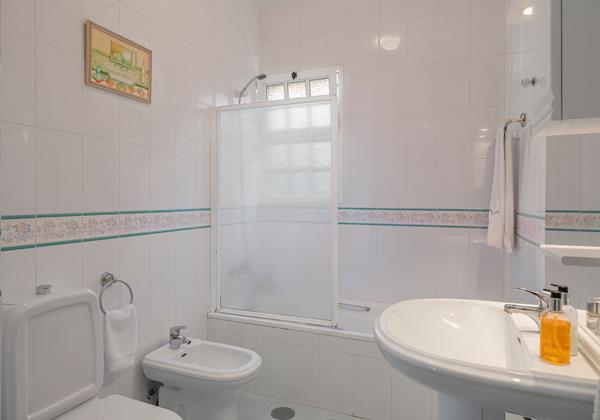 Ourmadeira Villas In Madeira Villa Vista Sol Bathroom 3