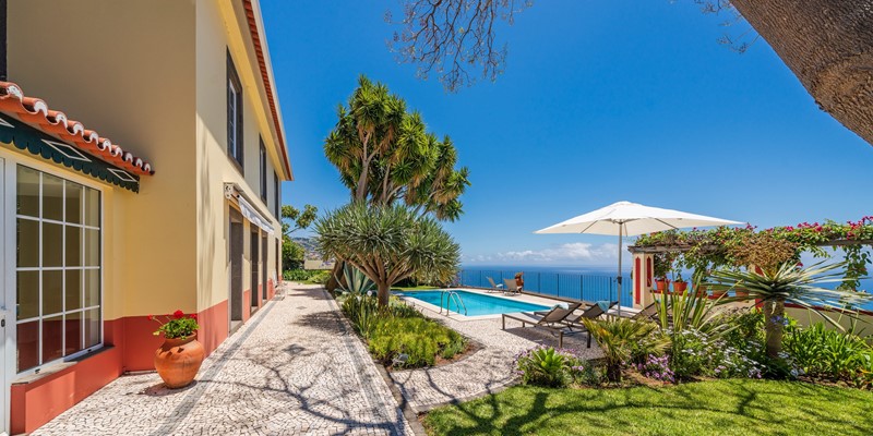 1 Our Madeira Villas In Madeira Quinta Dalegria Conservatory Exterior And Pool