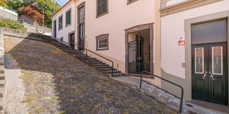 Ourmadeira Apartments In Funchal Vintage Garden Apartment Exterior And Car Park