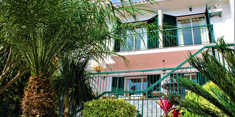 3 Ourmadeira Villas In Madeira Moradia Da Falesia Facade