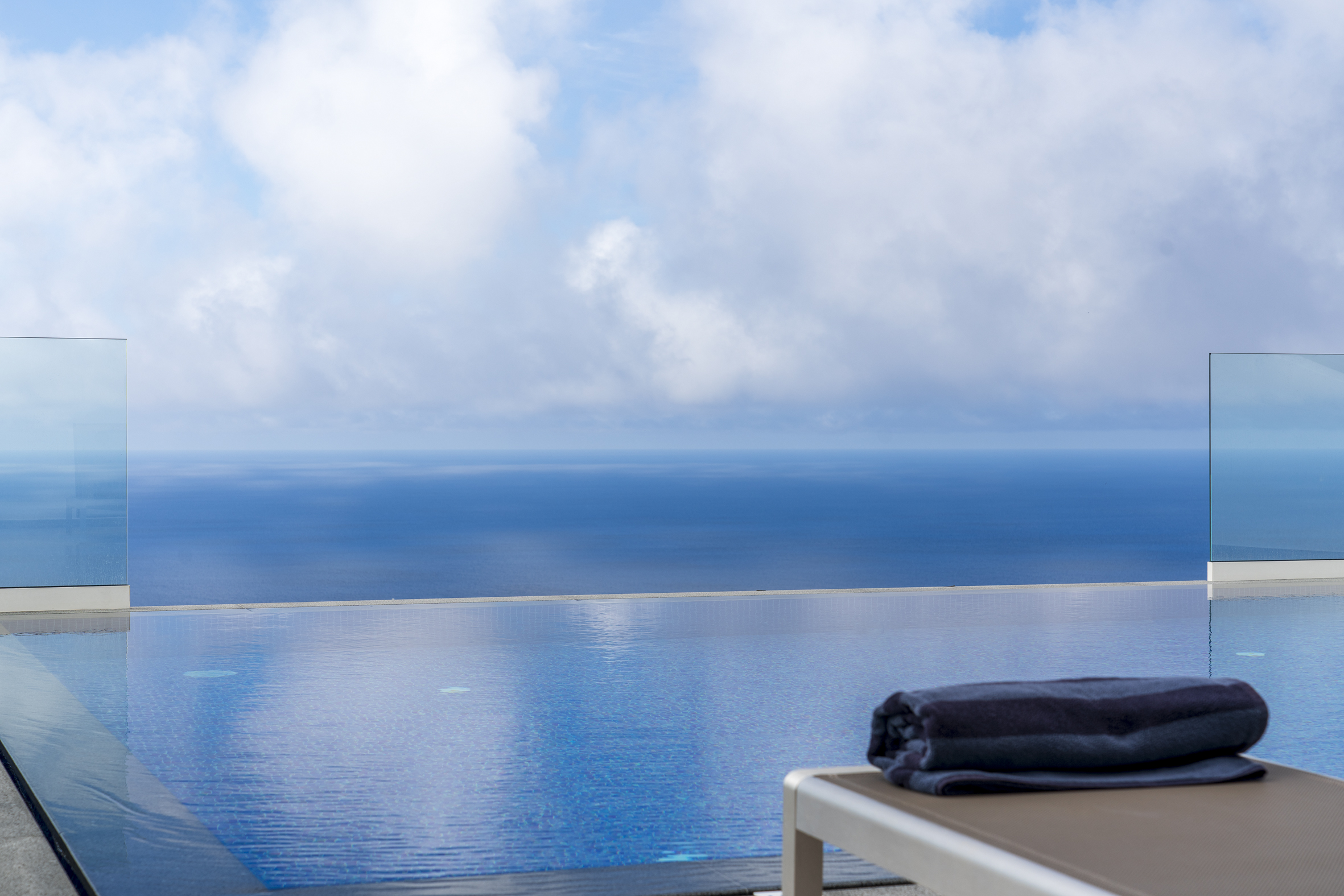 Cliff Top Villa With Magnificent Views Of The Atlantic Ocean | Villa Aquarela 2