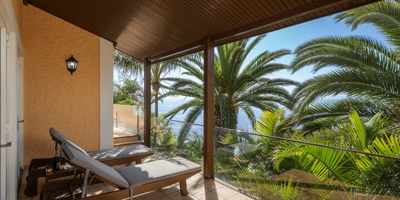 5 Ourmadeira Villas In Madeira With Sea View Vista Grande Covered Terrace And Sunbeds