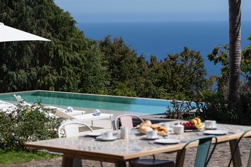 Experience Outdoor Dining With Thgis Wonderdful View At Villa Bellissima By Ourmadeira