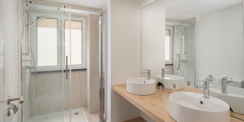 The Fort Of Old Town By Our Madeira With A Modern Bathroom Featuring Two Sinks And A Spacious Shower Area Designed For Comfort And Convenience