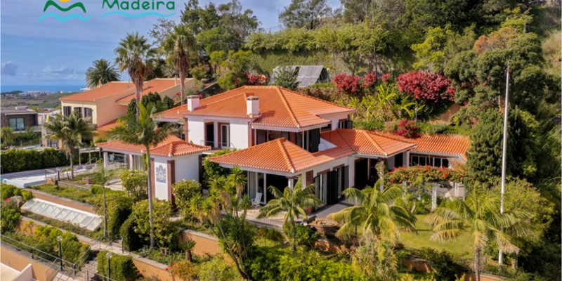 7 Our Madeira Villas In Madeira Vila Rostrum Lawn And Western Facade