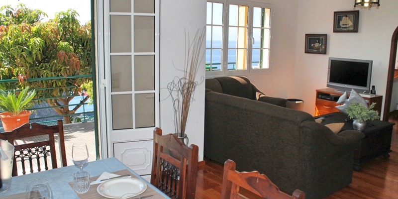 4 Our Madeira Casa Jardim Mar Dining Lounge