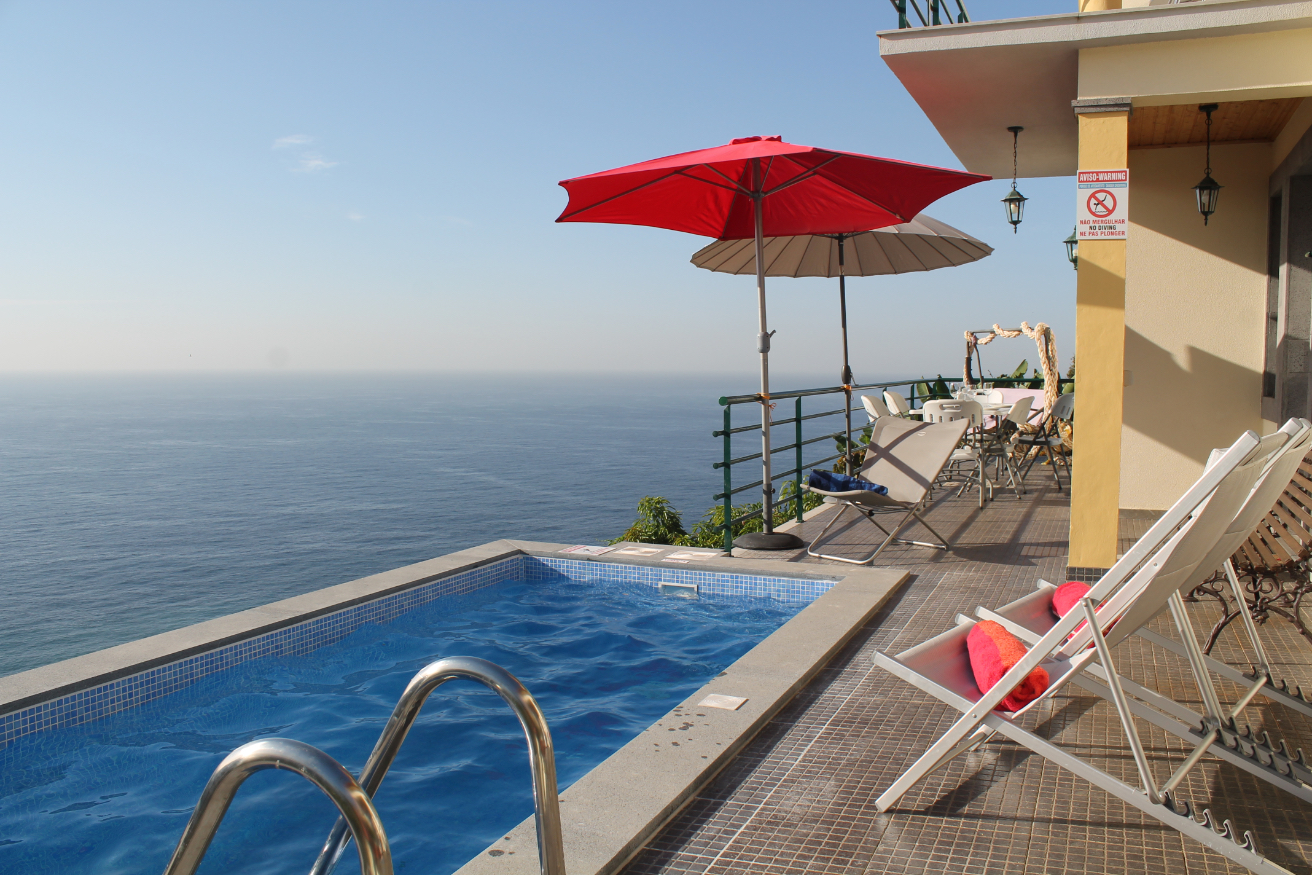 5 Our Madeira Casa Jardim Mar Swimming Pool Sun Loungers