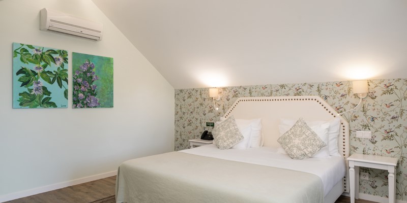 Babosas Village By Ourmadeira Loft Suite Bedroom