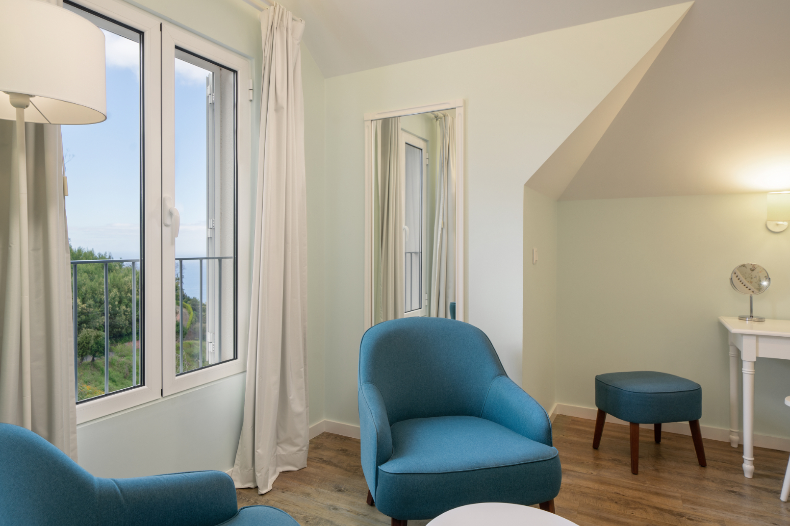 Babosas Village By Ourmadeira Loft Suite Living Area