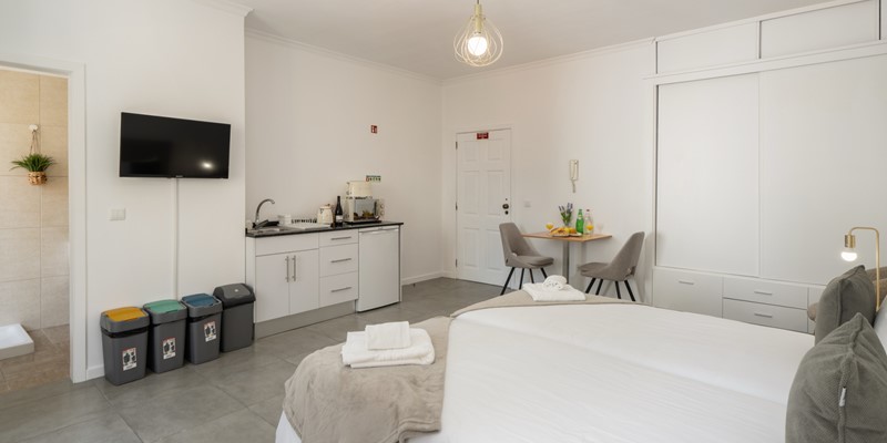 The Large Open Plan Studio With Modern Decor Close To All Facilities At Apartamento Taberna Studio 1 By Ourmadeira