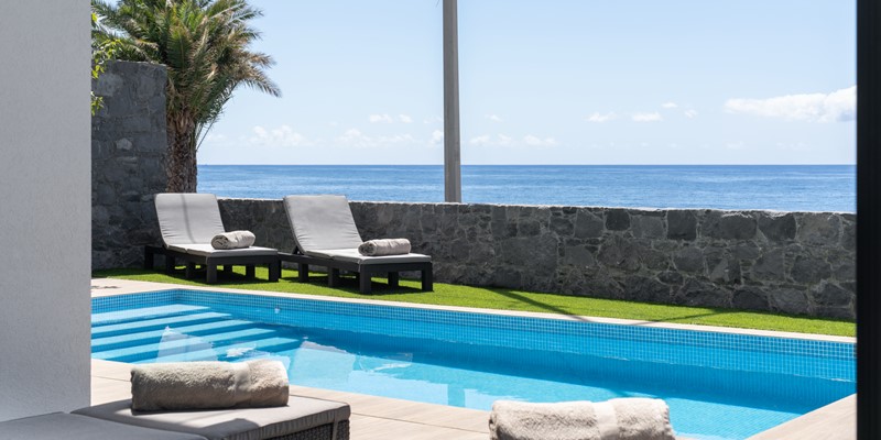 The Splendouros Swimming Pool And Amaizing Sea View At Beachfront By Ourmadeira