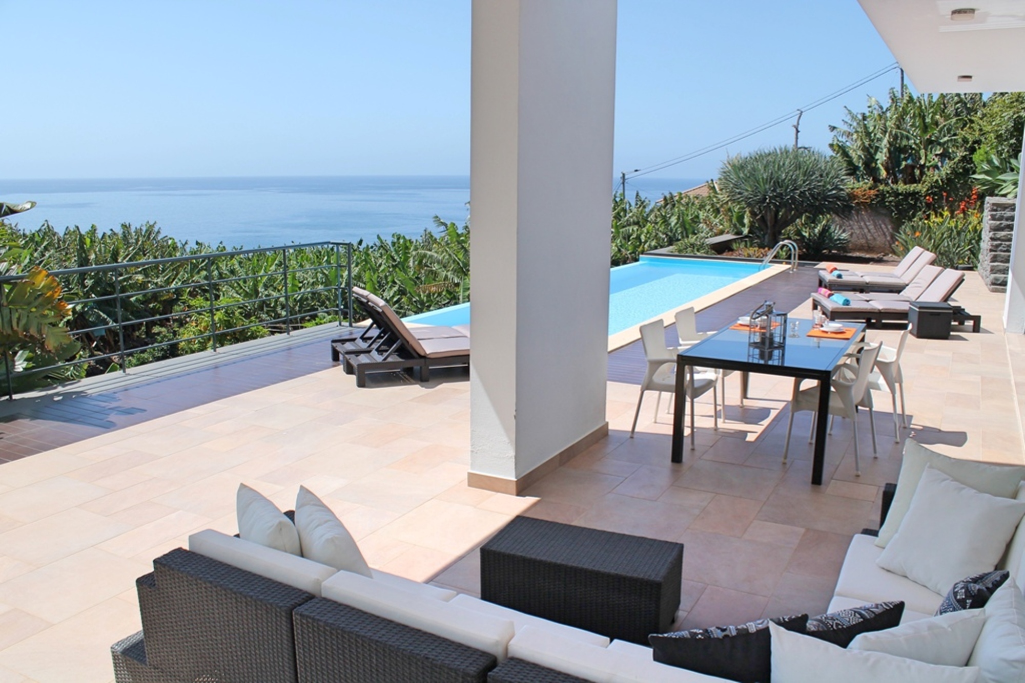 Contemporary villa, heated infinity pool, sea-views | Designhouse 3